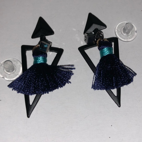 Geometric Triangle Shaped Dangle Tassel Earrings - Picture 6 of 6